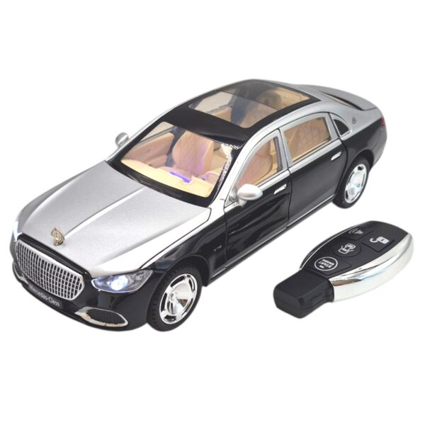 Метална кола Mercedes-Maybach S 680 в мащаб 1:24,  която върви с дистанционно управление за отваряне на вратите и звукови ефекти, 23 х 8 х 5 см